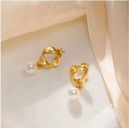 Pearl Drop Earrings