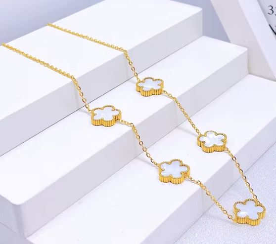 Leaf Clover Necklace - Image 2